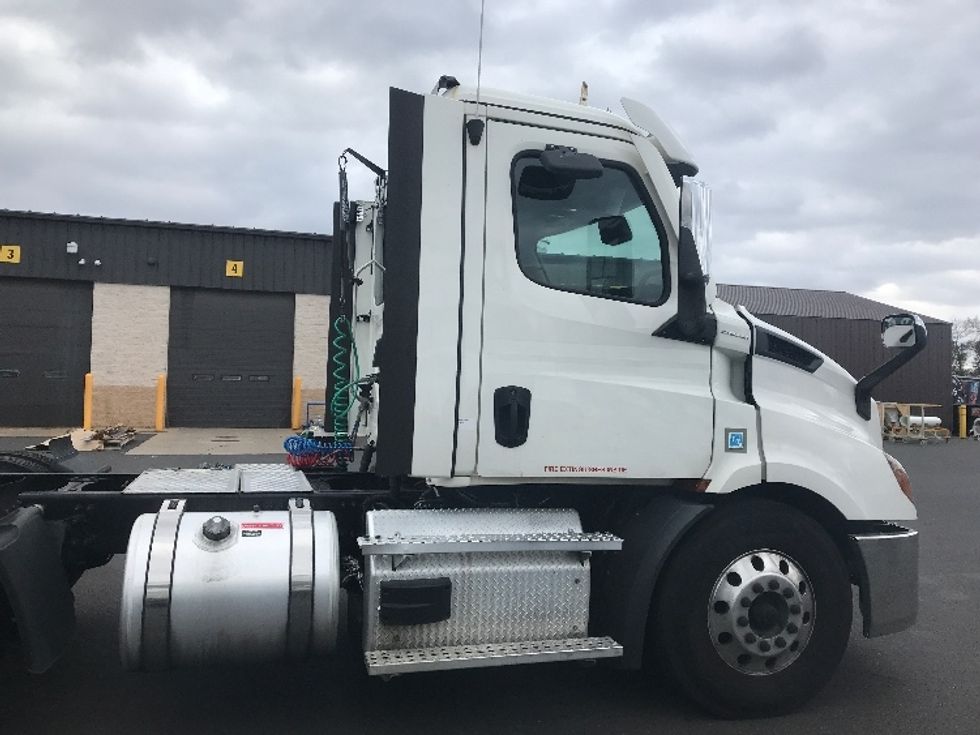 Day Cab Tractor-Heavy Duty Tractors-Freightliner-2021-T11664ST-Burlington-NJ-350,248\n\t\tmiles-$ 56,500 - Image 21