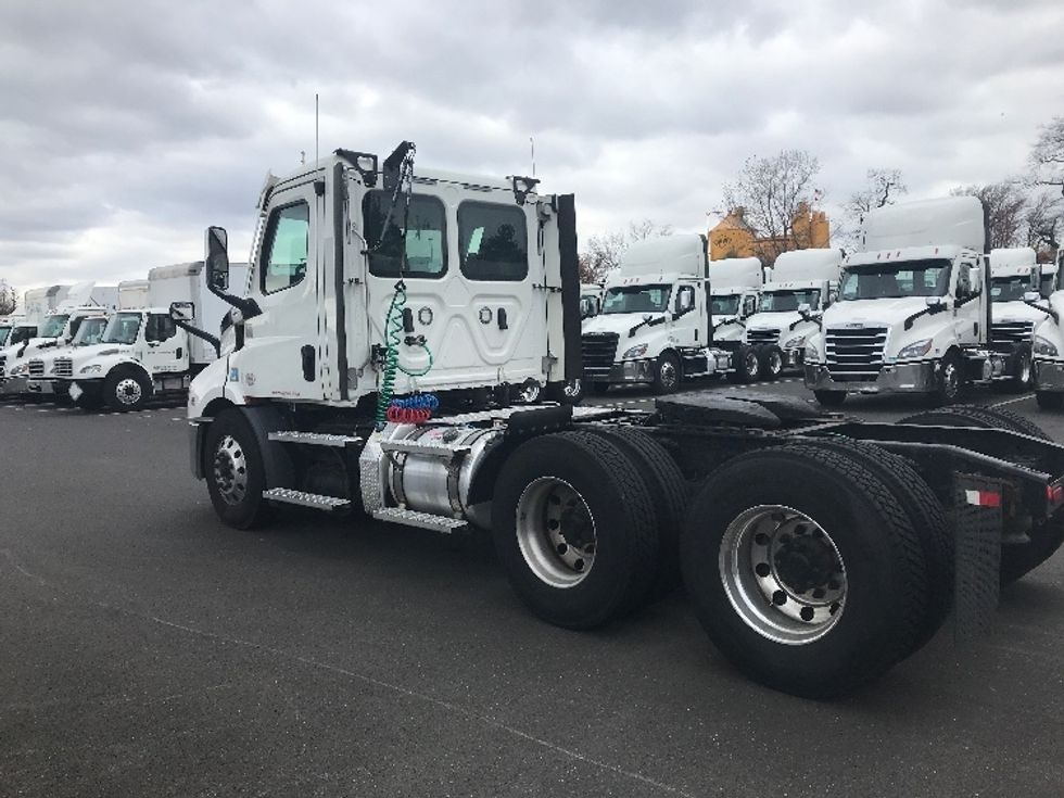Day Cab Tractor-Heavy Duty Tractors-Freightliner-2021-T11664ST-Burlington-NJ-350,248\n\t\tmiles-$ 56,500 - Image 5