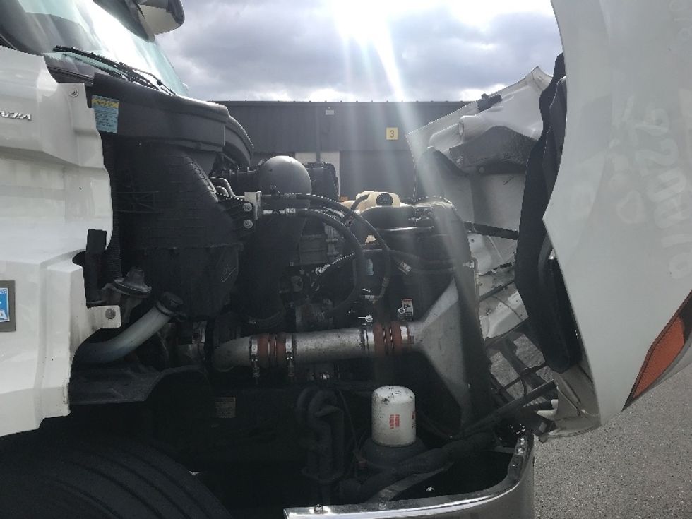 Day Cab Tractor-Heavy Duty Tractors-Freightliner-2021-T11664ST-Burlington-NJ-356,698\n\t\tmiles-$ 55,750 - Image 15