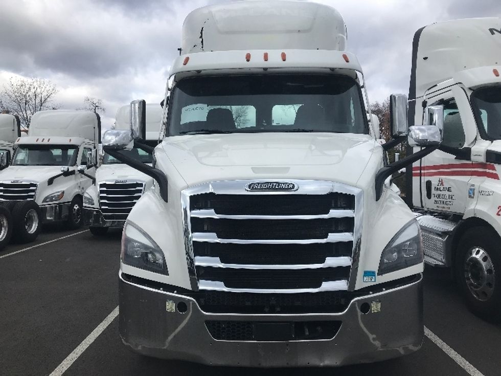 Day Cab Tractor-Heavy Duty Tractors-Freightliner-2021-T11664ST-Burlington-NJ-356,698\n\t\tmiles-$ 55,750 - Image 2