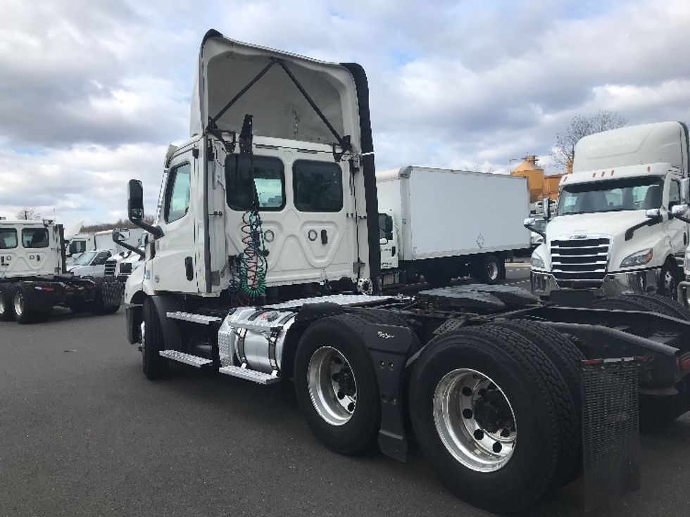 Day Cab Tractor-Heavy Duty Tractors-Freightliner-2021-T11664ST-Burlington-NJ-356,698\n\t\tmiles-$ 55,750 - Image 5