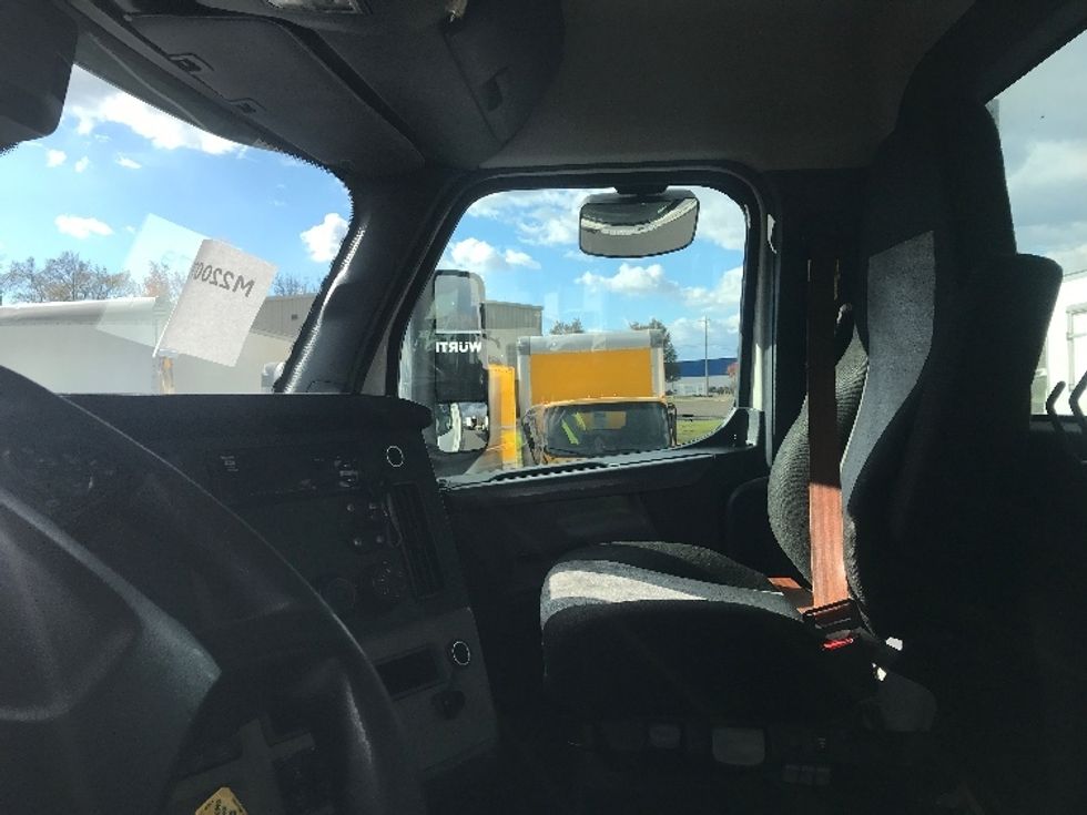 Day Cab Tractor-Heavy Duty Tractors-Freightliner-2021-T11664ST-Burlington-NJ-358,832\n\t\tmiles-$ 55,750 - Image 10