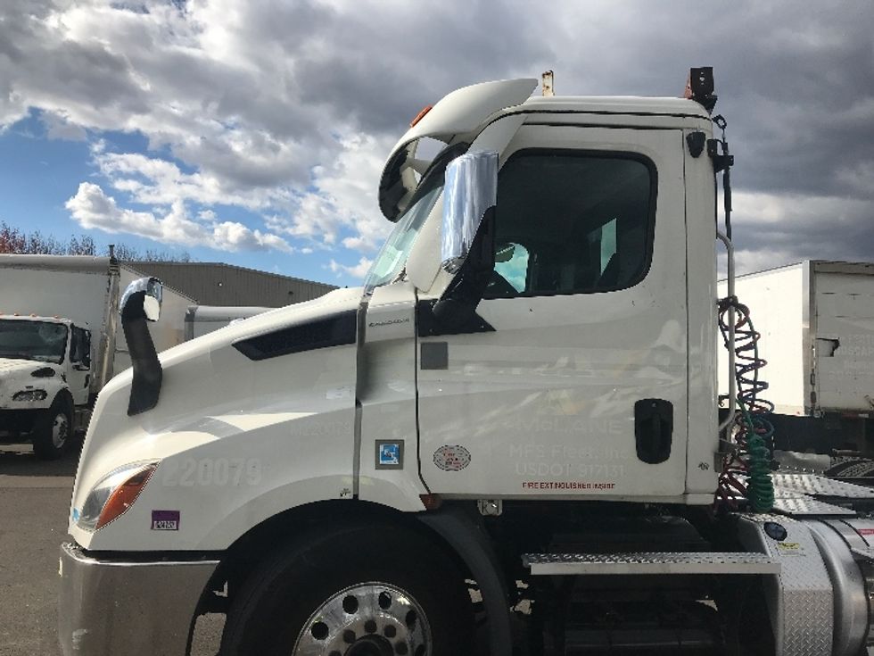 Day Cab Tractor-Heavy Duty Tractors-Freightliner-2021-T11664ST-Burlington-NJ-358,832\n\t\tmiles-$ 55,750 - Image 17