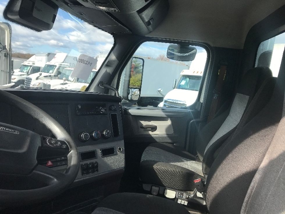 Day Cab Tractor-Heavy Duty Tractors-Freightliner-2021-T11664ST-Burlington-NJ-361,230\n\t\tmiles-$ 55,500 - Image 10