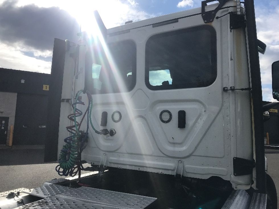 Day Cab Tractor-Heavy Duty Tractors-Freightliner-2021-T11664ST-Burlington-NJ-361,230\n\t\tmiles-$ 55,500 - Image 20