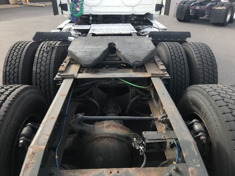 Day Cab Tractor-Heavy Duty Tractors-Freightliner-2021-T11664ST-Burlington-NJ-361,230\n\t\tmiles-$ 55,500 - Image 21