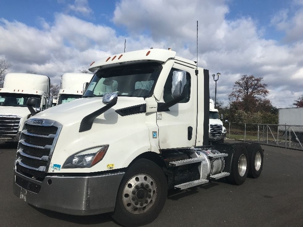 Day Cab Tractor-Heavy Duty Tractors-Freightliner-2021-T11664ST-Burlington-NJ-361,230\n\t\tmiles-$ 55,500 - Image 3