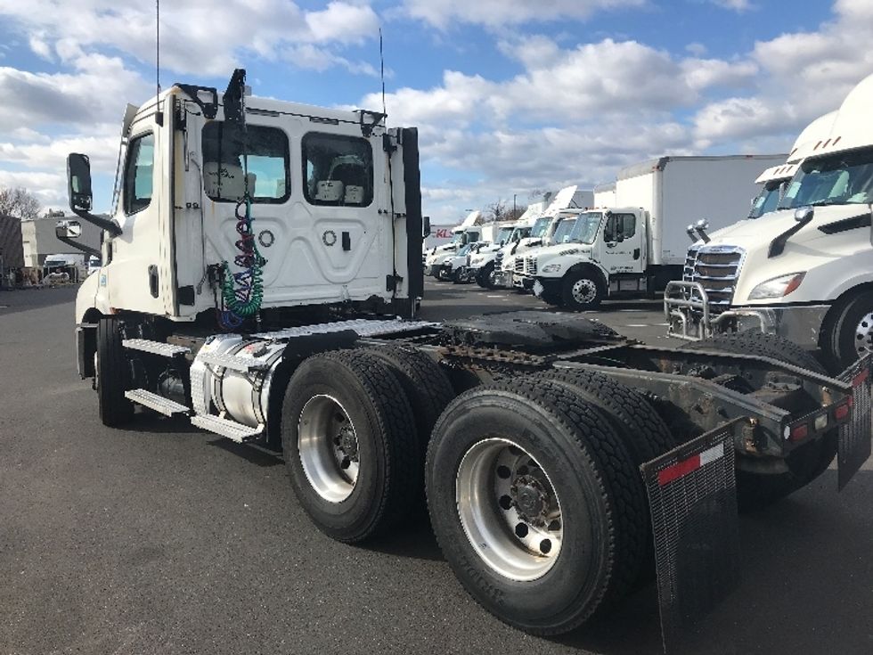 Day Cab Tractor-Heavy Duty Tractors-Freightliner-2021-T11664ST-Burlington-NJ-361,230\n\t\tmiles-$ 55,500 - Image 5