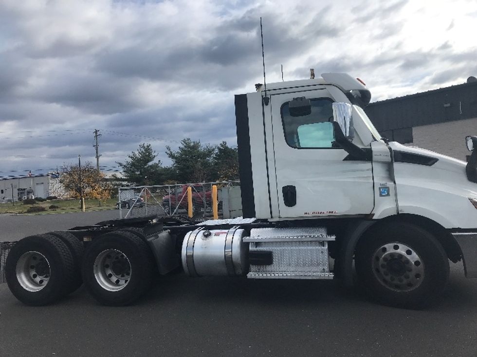 Day Cab Tractor-Heavy Duty Tractors-Freightliner-2021-T11664ST-Burlington-NJ-361,230\n\t\tmiles-$ 55,500 - Image 8