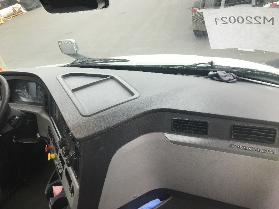 Day Cab Tractor-Heavy Duty Tractors-Freightliner-2021-T11664ST-Burlington-NJ-380,825\n\t\tmiles-$ 53,750 - Image 13