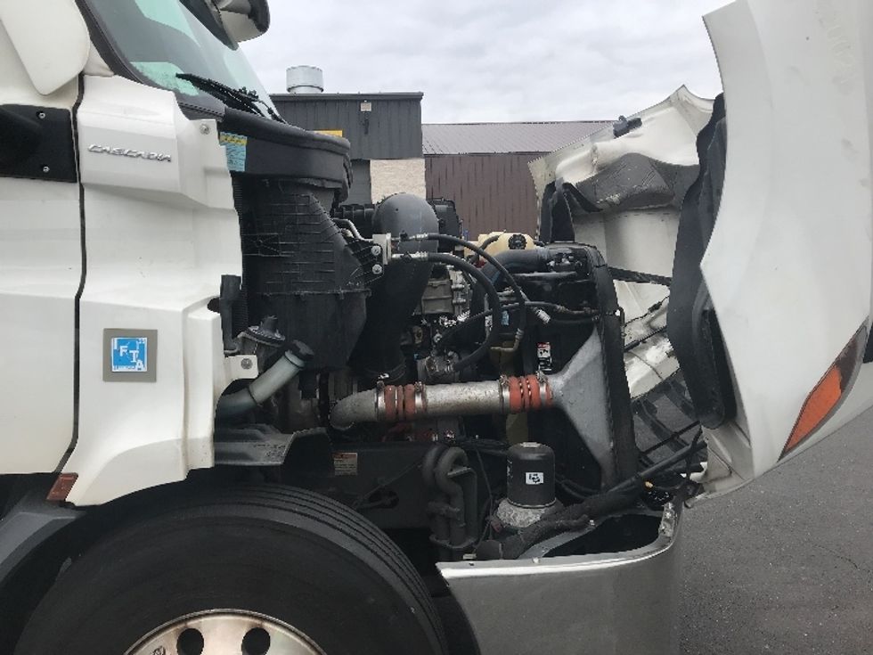 Day Cab Tractor-Heavy Duty Tractors-Freightliner-2021-T11664ST-Burlington-NJ-380,825\n\t\tmiles-$ 53,750 - Image 15