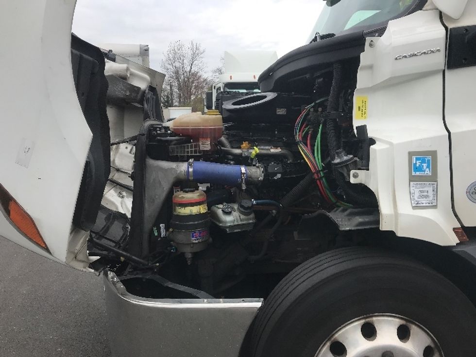 Day Cab Tractor-Heavy Duty Tractors-Freightliner-2021-T11664ST-Burlington-NJ-380,825\n\t\tmiles-$ 53,750 - Image 16