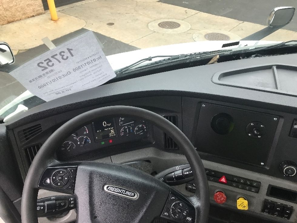 Day Cab Tractor-Heavy Duty Tractors-Freightliner-2021-T11664ST-Burlington-NJ-442,366\n\t\tmiles-$ 48,000 - Image 11