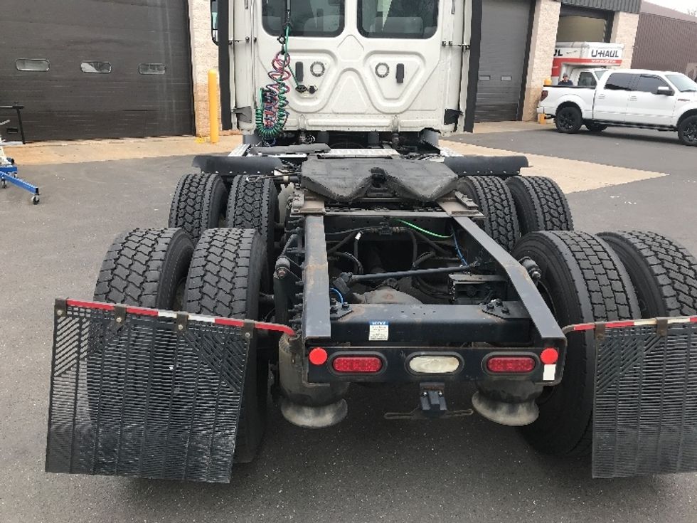 Day Cab Tractor-Heavy Duty Tractors-Freightliner-2021-T11664ST-Burlington-NJ-442,366\n\t\tmiles-$ 48,000 - Image 6