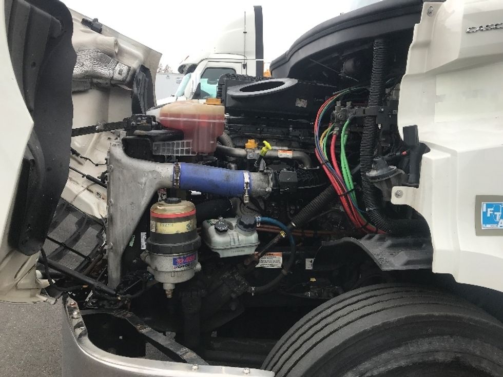 Day Cab Tractor-Heavy Duty Tractors-Freightliner-2021-T11664ST-Burlington-NJ-459,471\n\t\tmiles-$ 46,500 - Image 16