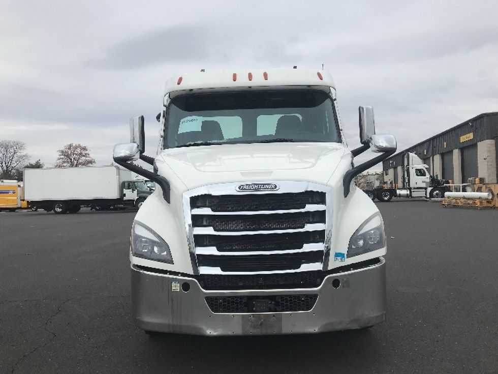 Day Cab Tractor-Heavy Duty Tractors-Freightliner-2021-T11664ST-Burlington-NJ-459,471\n\t\tmiles-$ 46,500 - Image 2