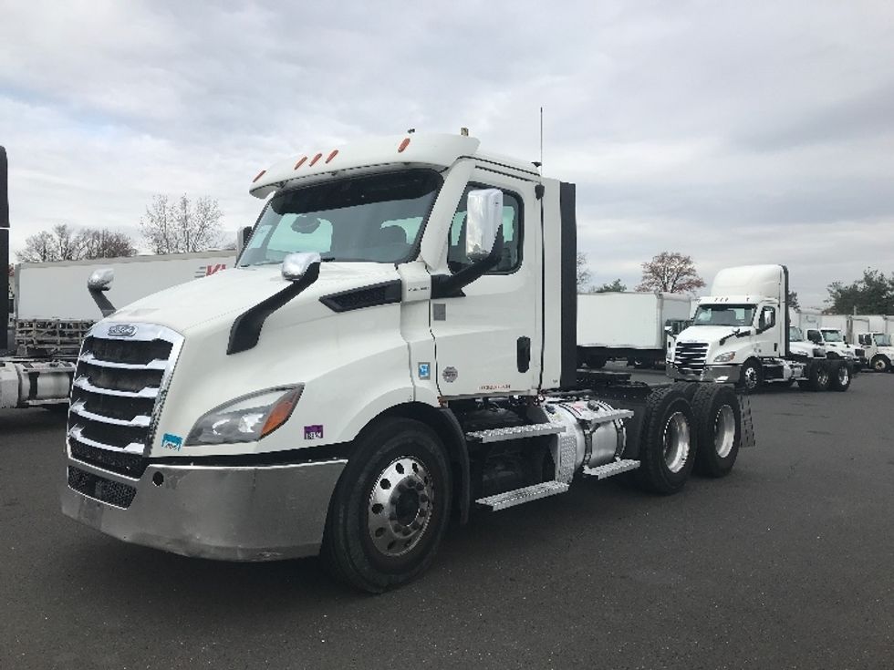 Day Cab Tractor-Heavy Duty Tractors-Freightliner-2021-T11664ST-Burlington-NJ-459,471\n\t\tmiles-$ 46,500 - Image 3