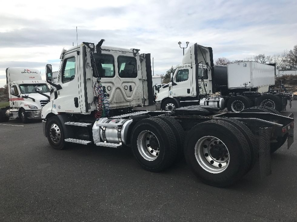 Day Cab Tractor-Heavy Duty Tractors-Freightliner-2021-T11664ST-Burlington-NJ-459,471\n\t\tmiles-$ 46,500 - Image 5