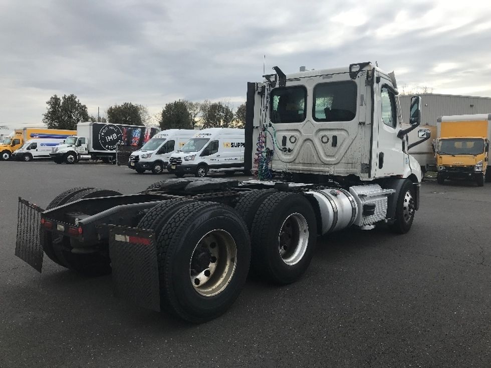 Day Cab Tractor-Heavy Duty Tractors-Freightliner-2021-T11664ST-Burlington-NJ-459,471\n\t\tmiles-$ 46,500 - Image 7