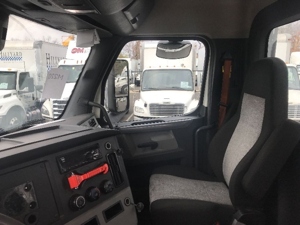 Day Cab Tractor-Heavy Duty Tractors-Freightliner-2021-T11664ST-Burlington-NJ-464,711\n\t\tmiles-$ 46,000 - Image 10