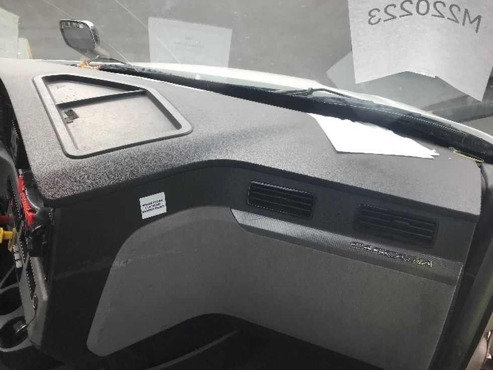 Day Cab Tractor-Heavy Duty Tractors-Freightliner-2021-T11664ST-Burlington-NJ-464,711\n\t\tmiles-$ 46,000 - Image 13