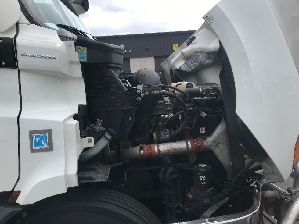 Day Cab Tractor-Heavy Duty Tractors-Freightliner-2021-T11664ST-Burlington-NJ-464,711\n\t\tmiles-$ 46,000 - Image 15