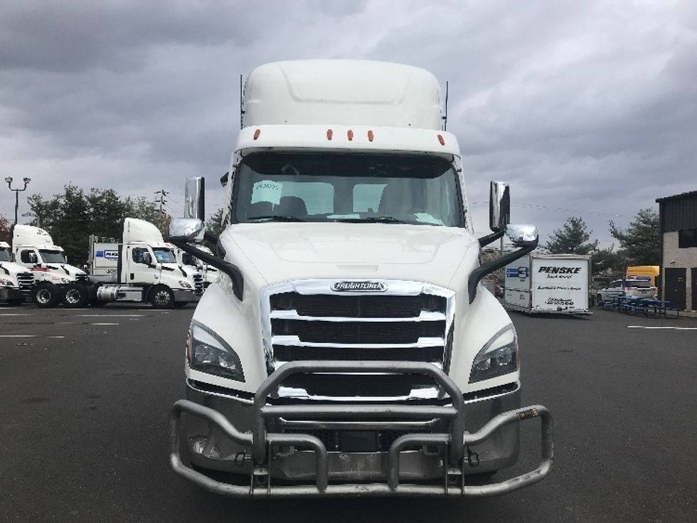 Day Cab Tractor-Heavy Duty Tractors-Freightliner-2021-T11664ST-Burlington-NJ-464,711\n\t\tmiles-$ 46,000 - Image 2