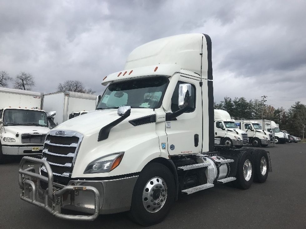 Day Cab Tractor-Heavy Duty Tractors-Freightliner-2021-T11664ST-Burlington-NJ-464,711\n\t\tmiles-$ 46,000 - Image 3