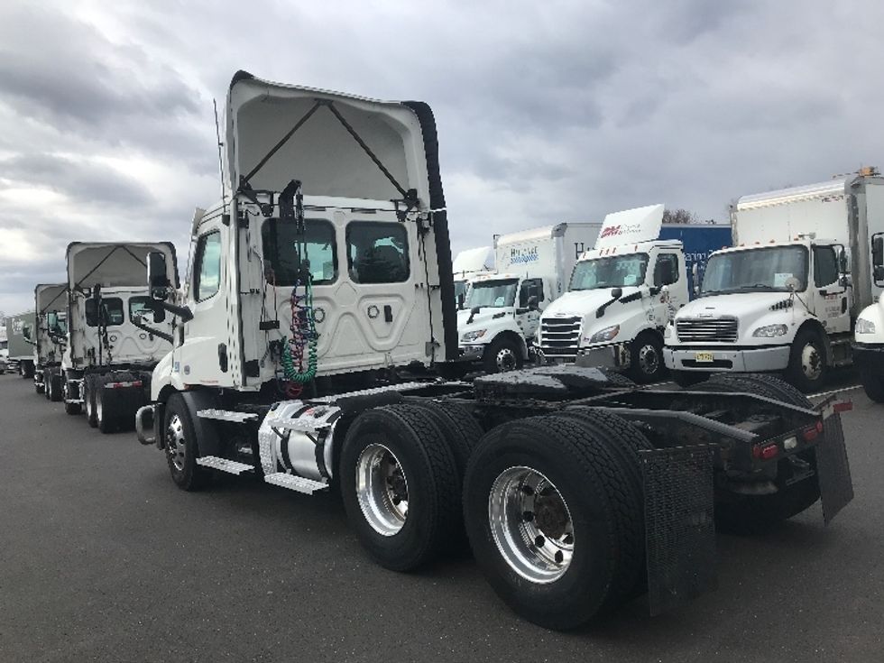 Day Cab Tractor-Heavy Duty Tractors-Freightliner-2021-T11664ST-Burlington-NJ-464,711\n\t\tmiles-$ 46,000 - Image 5