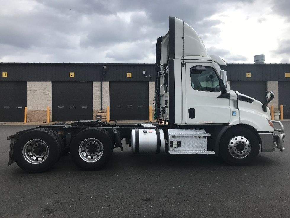 Day Cab Tractor-Heavy Duty Tractors-Freightliner-2021-T11664ST-Burlington-NJ-464,711\n\t\tmiles-$ 46,000 - Image 8