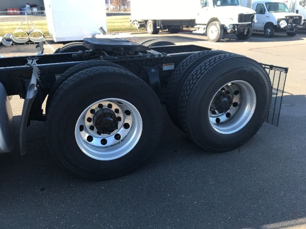 Day Cab Tractor-Heavy Duty Tractors-Freightliner-2021-T11664ST-Burlington-NJ-473,425\n\t\tmiles-$ 45,250 - Image 19