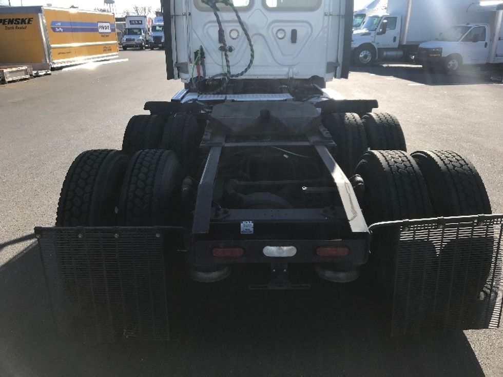 Day Cab Tractor-Heavy Duty Tractors-Freightliner-2021-T11664ST-Burlington-NJ-473,425\n\t\tmiles-$ 45,250 - Image 6