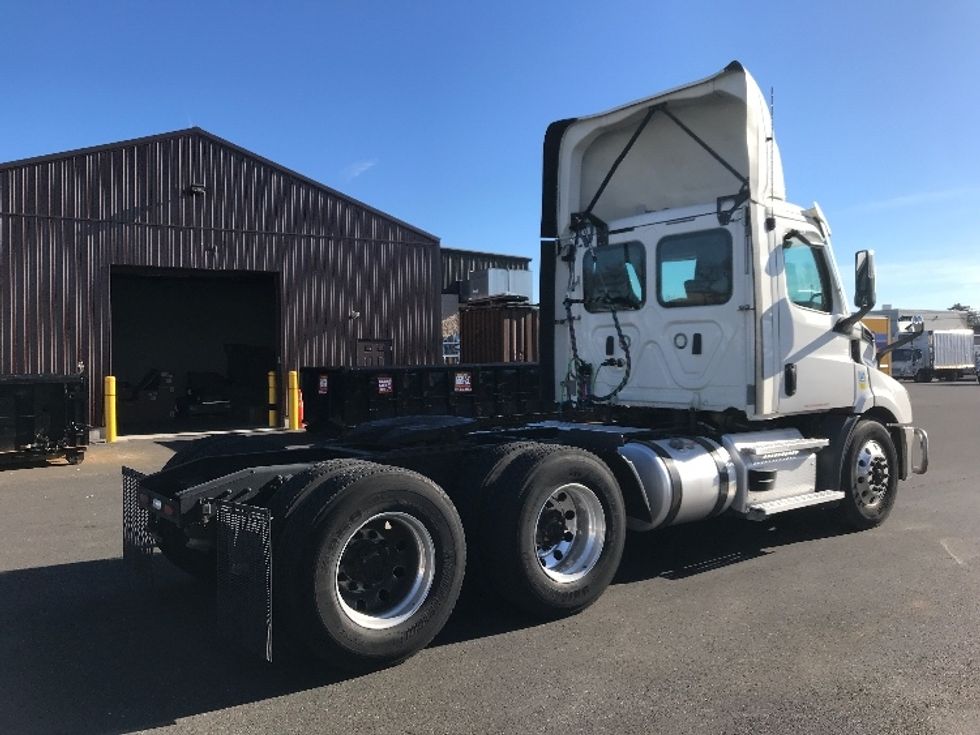 Day Cab Tractor-Heavy Duty Tractors-Freightliner-2021-T11664ST-Burlington-NJ-473,425\n\t\tmiles-$ 45,250 - Image 7