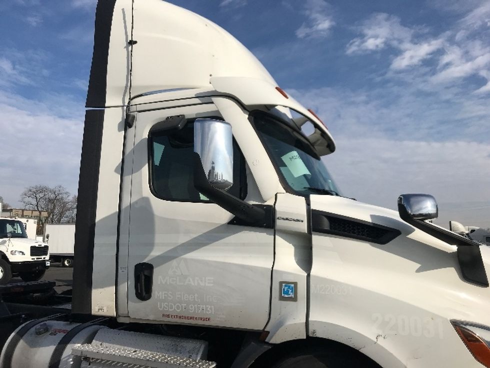 Day Cab Tractor-Heavy Duty Tractors-Freightliner-2021-T11664ST-Burlington-NJ-477,462\n\t\tmiles-$ 44,750 - Image 15