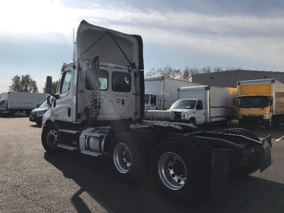 Day Cab Tractor-Heavy Duty Tractors-Freightliner-2021-T11664ST-Burlington-NJ-477,462\n\t\tmiles-$ 44,750 - Image 5