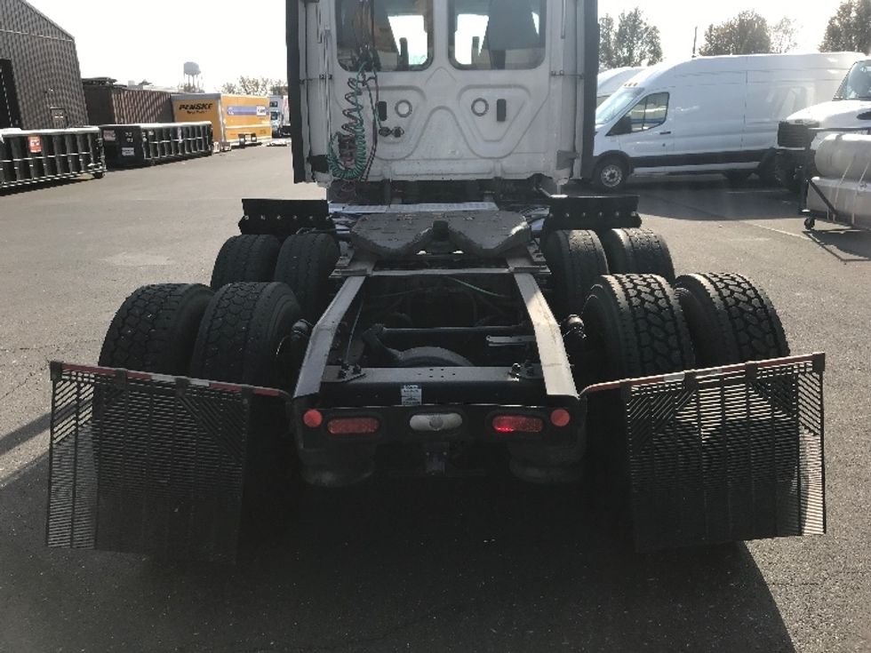 Day Cab Tractor-Heavy Duty Tractors-Freightliner-2021-T11664ST-Burlington-NJ-477,462\n\t\tmiles-$ 44,750 - Image 6