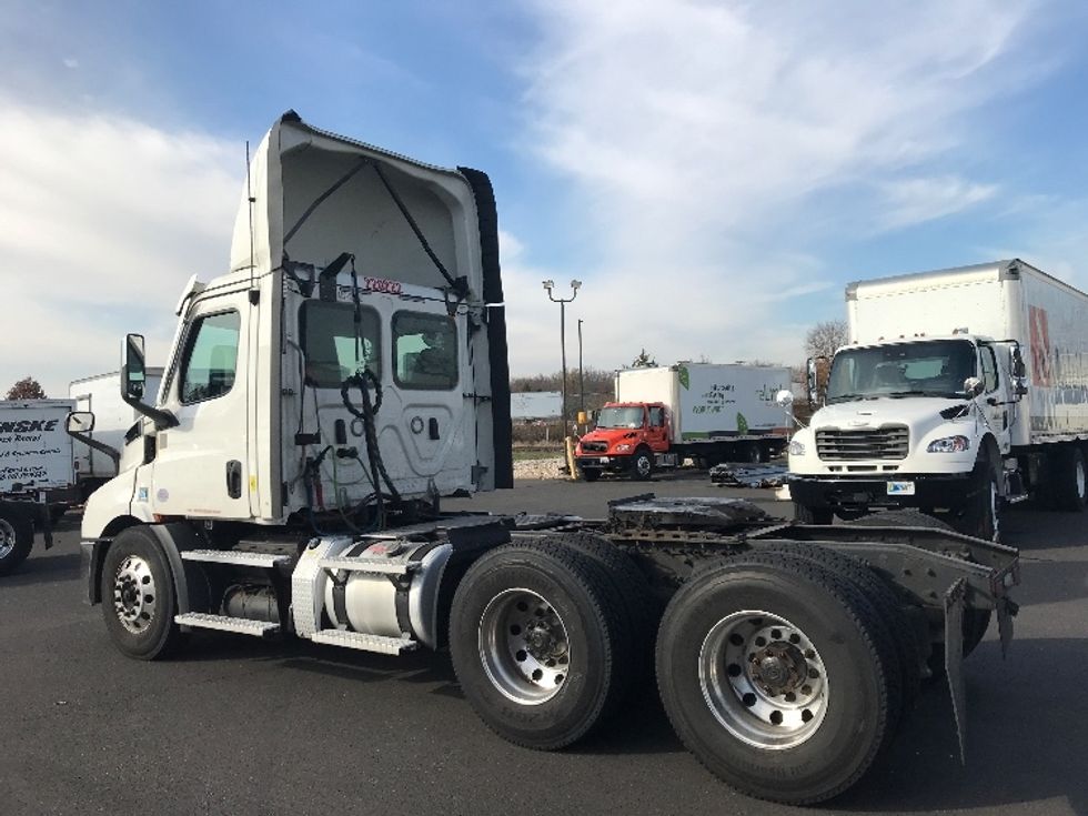 Day Cab Tractor-Heavy Duty Tractors-Freightliner-2021-T11664ST-Burlington-NJ-571,766\n\t\tmiles-$ 36,000 - Image 5