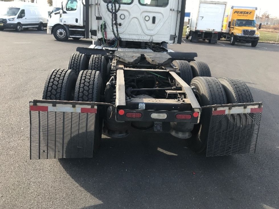 Day Cab Tractor-Heavy Duty Tractors-Freightliner-2021-T11664ST-Burlington-NJ-571,766\n\t\tmiles-$ 36,000 - Image 6
