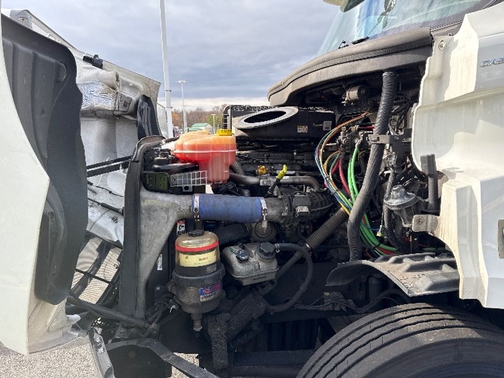 Day Cab Tractor-Heavy Duty Tractors-Freightliner-2021-T11664ST-Cairo-GA-257,466\n\t\tmiles-$ 67,250 - Image 16