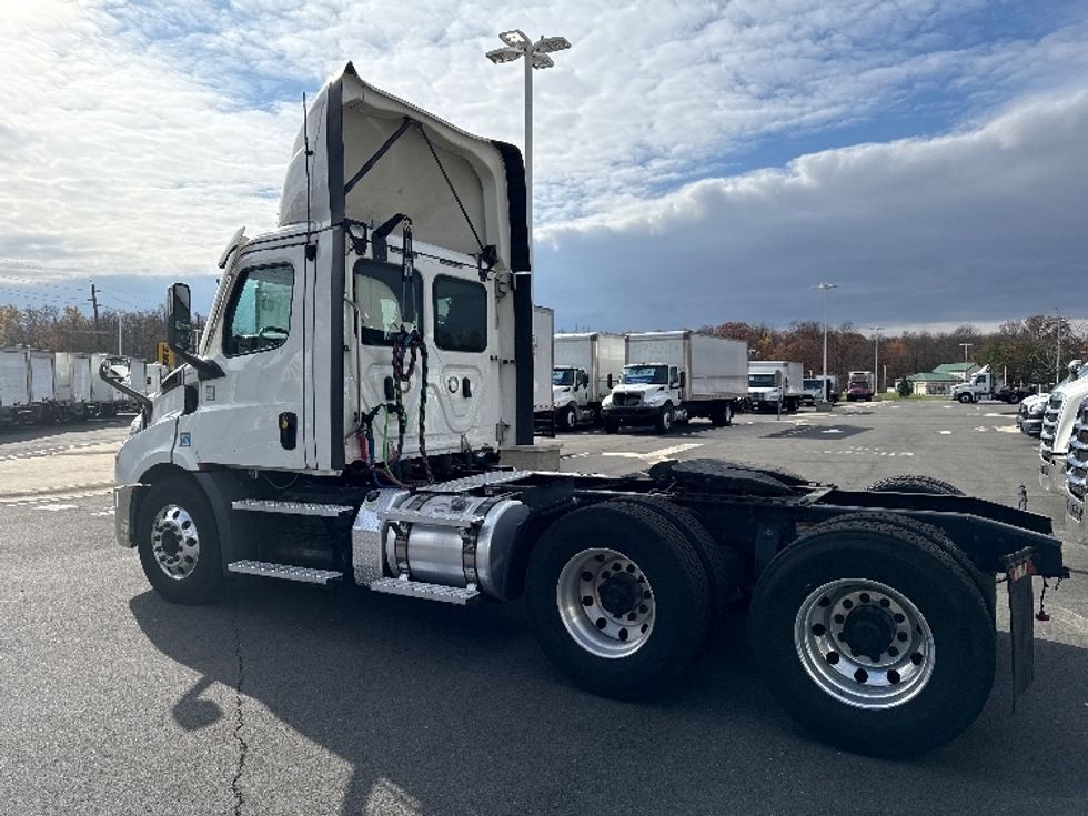 Day Cab Tractor-Heavy Duty Tractors-Freightliner-2021-T11664ST-Cairo-GA-257,466\n\t\tmiles-$ 67,250 - Image 5