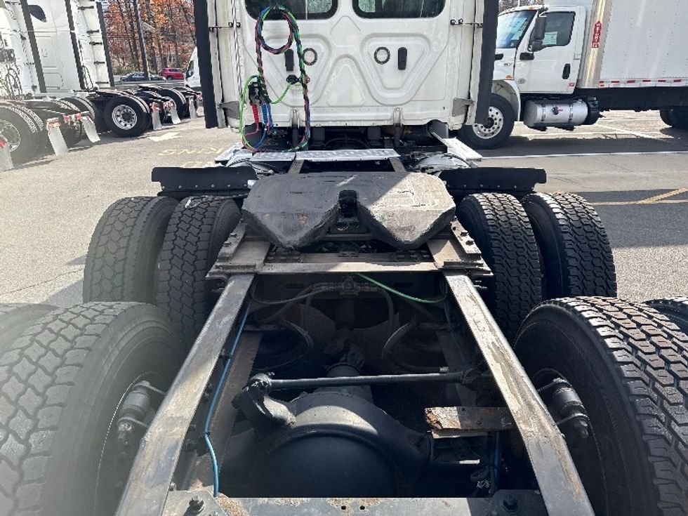 Day Cab Tractor-Heavy Duty Tractors-Freightliner-2021-T11664ST-Cairo-GA-257,466\n\t\tmiles-$ 67,250 - Image 6