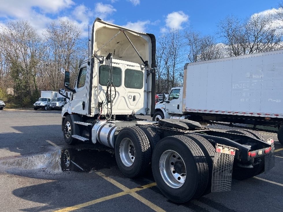 Day Cab Tractor-Heavy Duty Tractors-Freightliner-2021-T11664ST-Cairo-GA-263,794\n\t\tmiles-$ 67,000 - Image 5