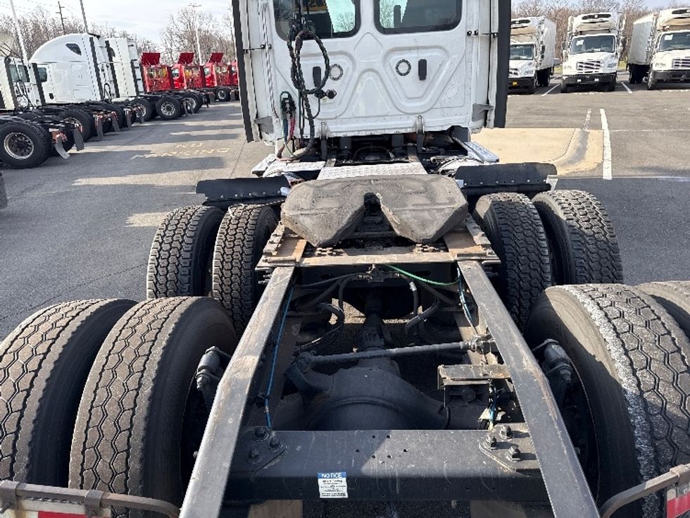 Day Cab Tractor-Heavy Duty Tractors-Freightliner-2021-T11664ST-Cairo-GA-263,794\n\t\tmiles-$ 67,000 - Image 6