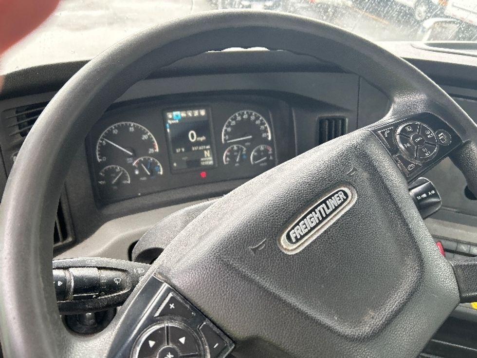 Day Cab Tractor-Heavy Duty Tractors-Freightliner-2021-T11664ST-Chicopee-MA-337,676\n\t\tmiles-$ 52,250 - Image 10