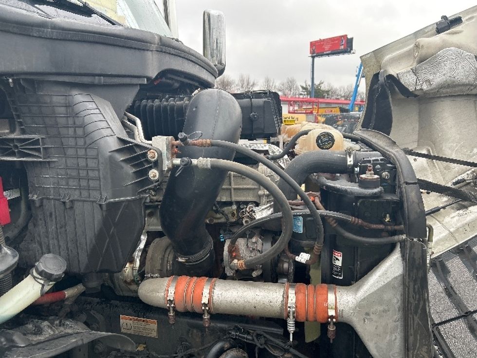 Day Cab Tractor-Heavy Duty Tractors-Freightliner-2021-T11664ST-Chicopee-MA-337,676\n\t\tmiles-$ 52,250 - Image 15