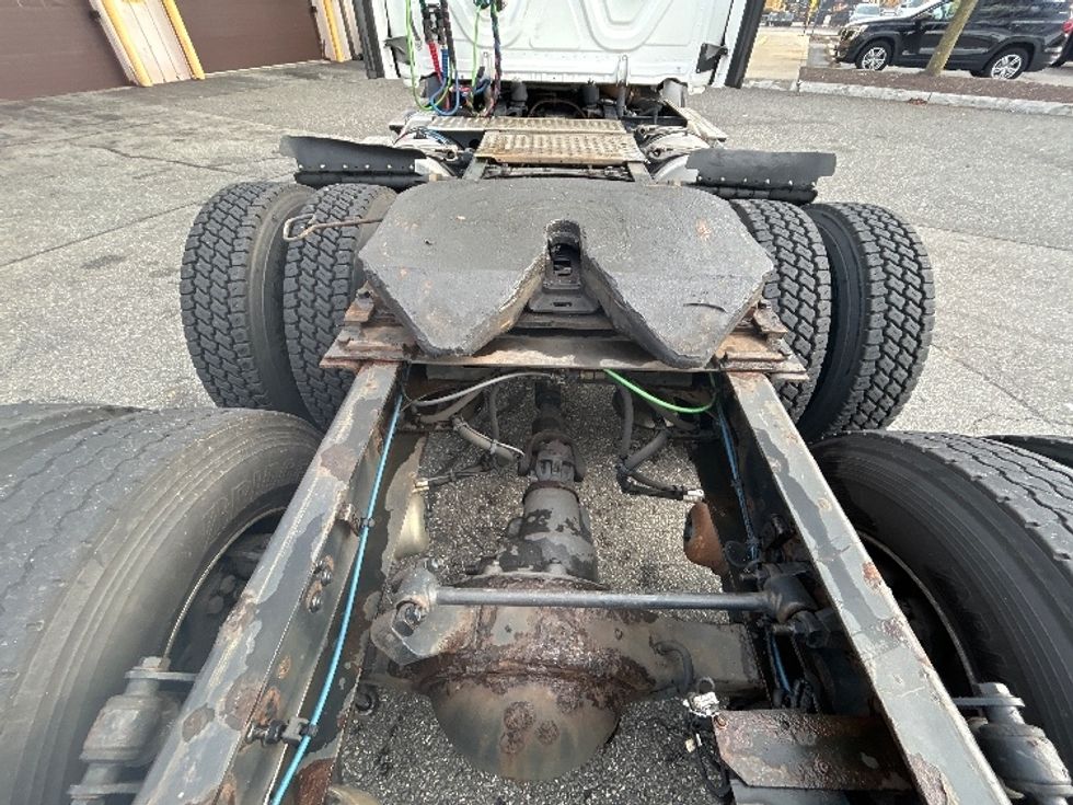 Day Cab Tractor-Heavy Duty Tractors-Freightliner-2021-T11664ST-Chicopee-MA-380,423\n\t\tmiles-$ 51,000 - Image 6