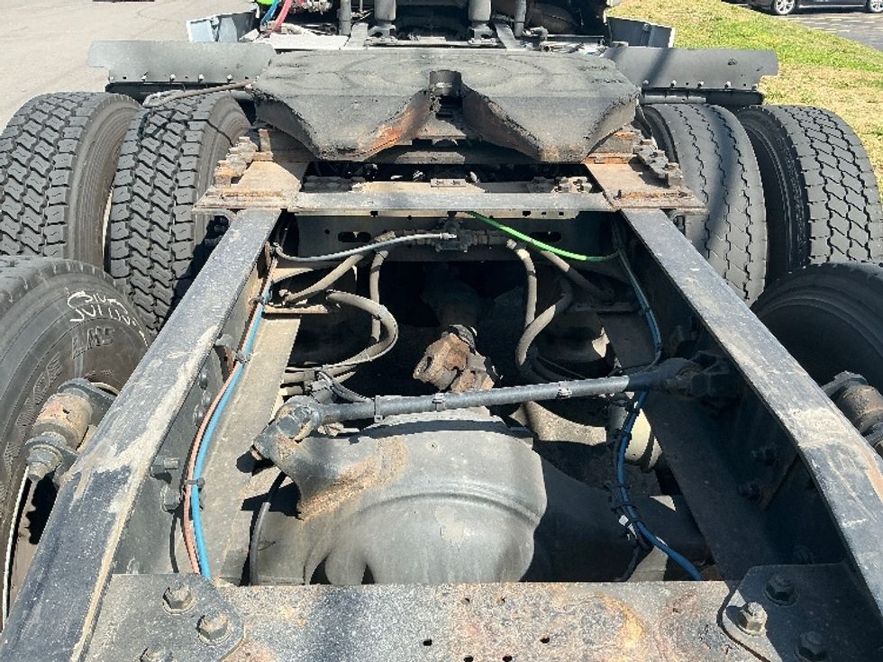 Day Cab Tractor-Heavy Duty Tractors-Freightliner-2021-T11664ST-Chicopee-MA-610,395\n\t\tmiles-$ 28,000 - Image 6