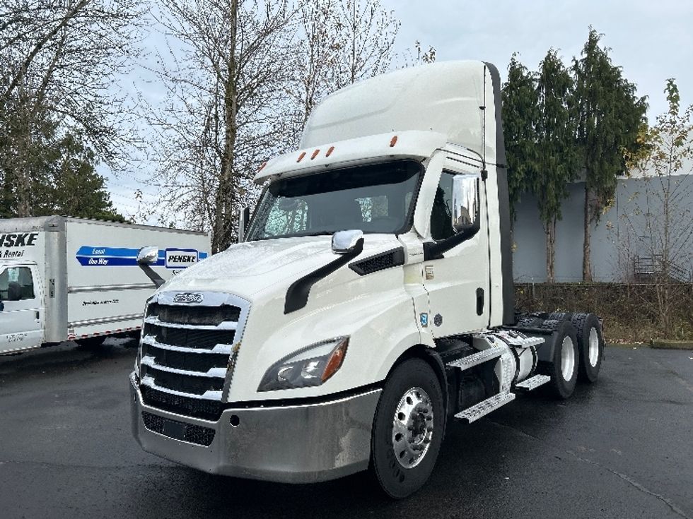 Day Cab Tractor-Heavy Duty Tractors-Freightliner-2021-T11664ST-Clackamas-OR-477,178\n\t\tmiles-$ 48,500 - Image 1