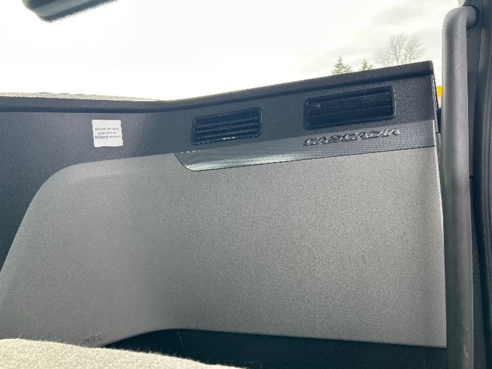 Day Cab Tractor-Heavy Duty Tractors-Freightliner-2021-T11664ST-Clackamas-OR-477,178\n\t\tmiles-$ 48,500 - Image 13