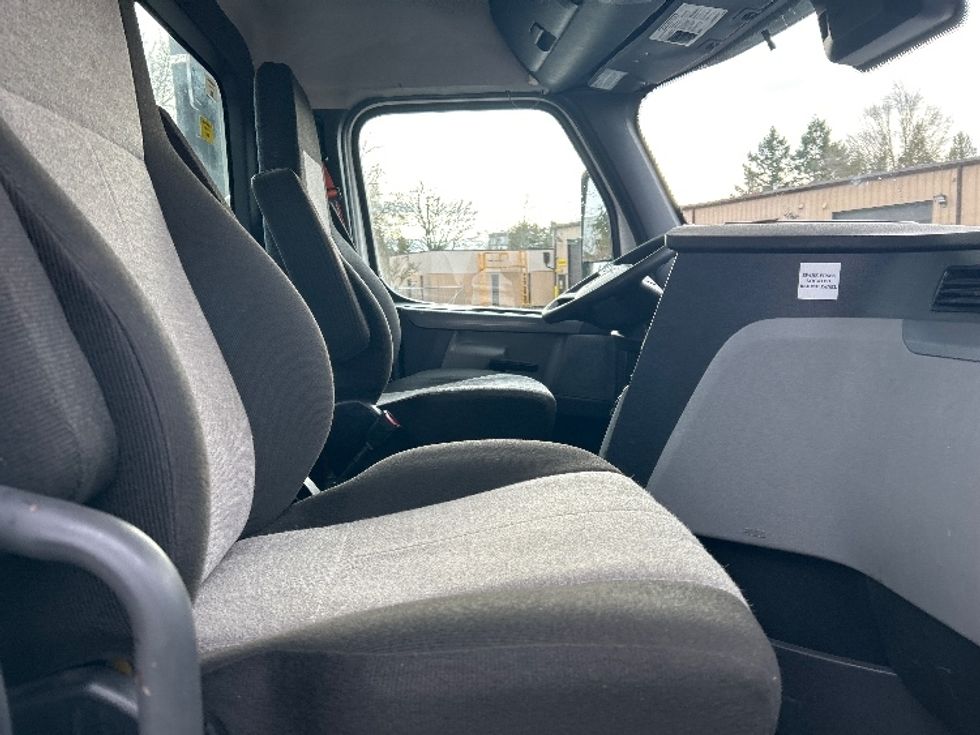 Day Cab Tractor-Heavy Duty Tractors-Freightliner-2021-T11664ST-Clackamas-OR-477,178\n\t\tmiles-$ 48,500 - Image 14